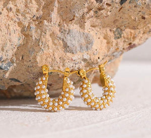 Argollas con mini perlas